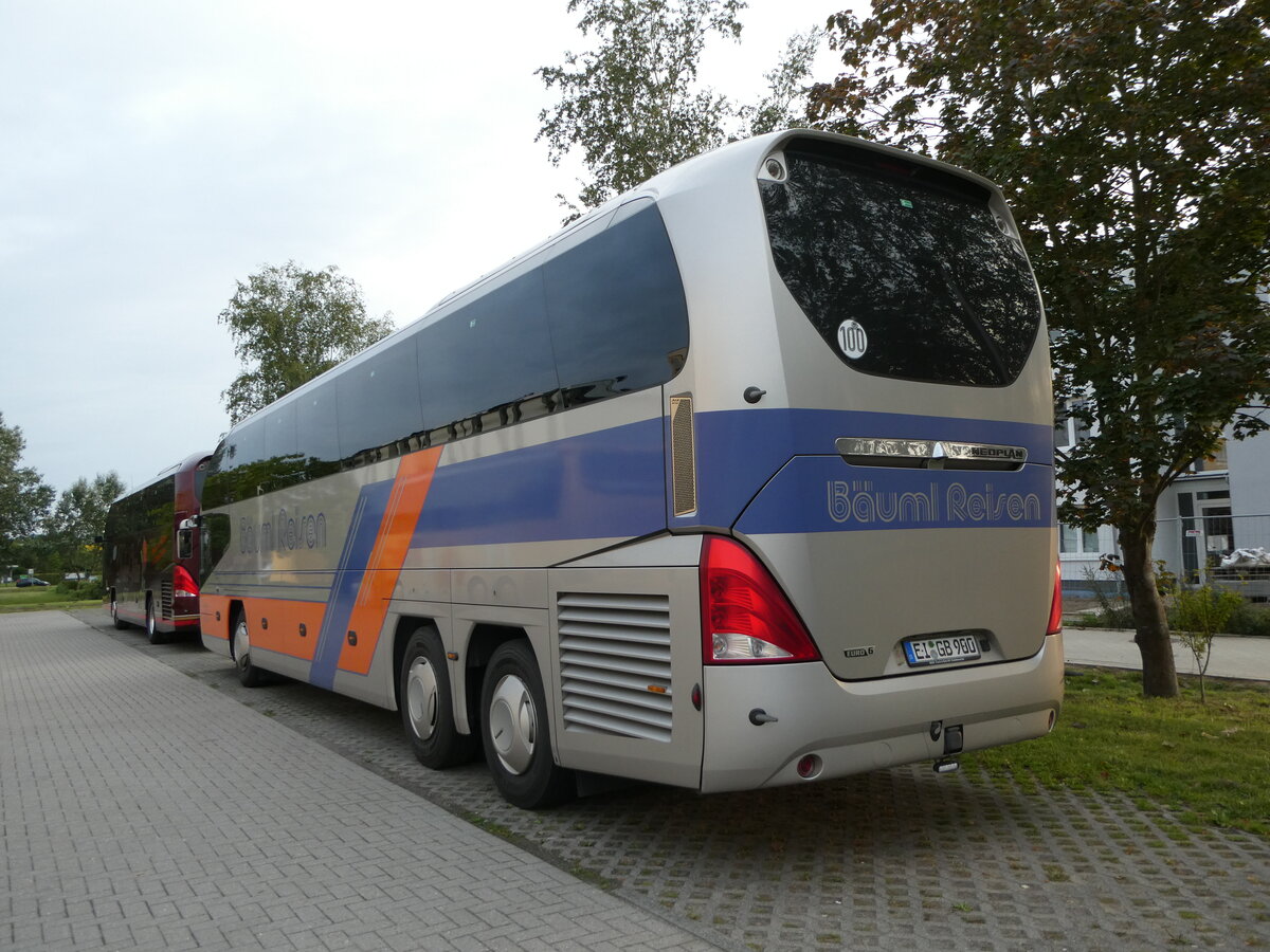 (254'408) - B�uml, Lobsing - EI-GB 900 - Neoplan am 30. August 2023 in Greifswald, Parkplatz