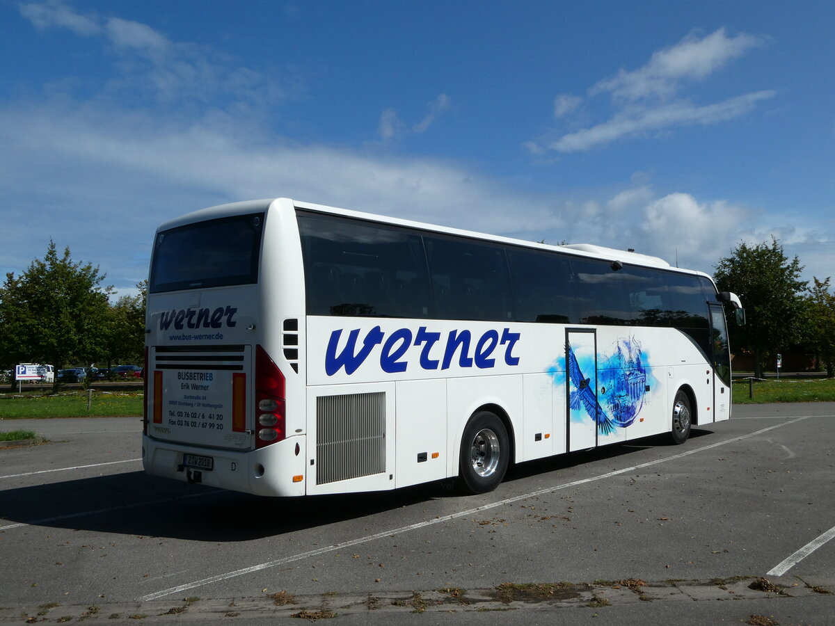 (254'578) - Werner, Wolfersgr�n - Z-W 2018 - Volvo am 1. September 2023 in Putgarten, Parkplatz