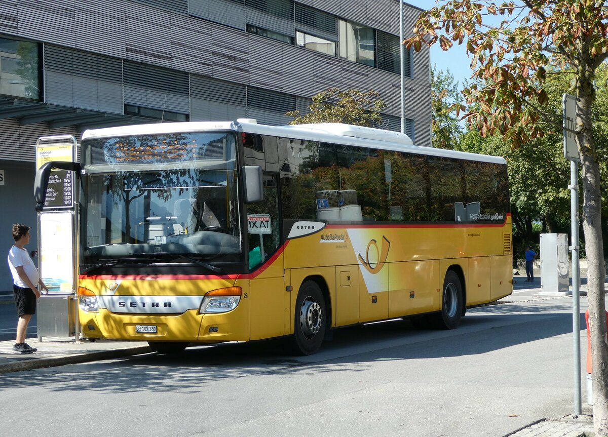 (254'946) - PostAuto Graub�nden - Nr. 26/GR 102'380/PID 4365 - Setra (ex GR 102'345; ex Riederer, St. Margrethenberg) am 8. September 2023 beim Bahnhof Landquart