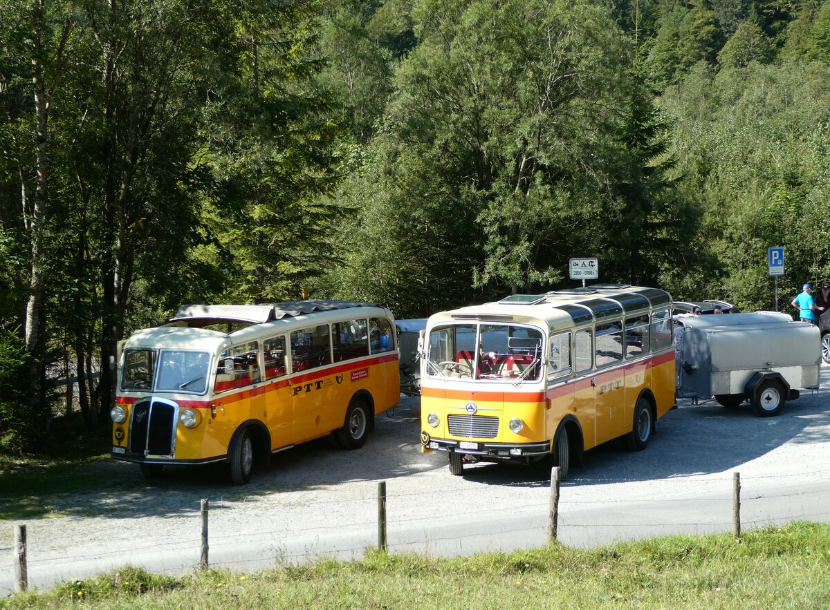 (255'060) - Schmid, Th�rishaus - Nr. 3/BE 26'760 - Saurer/Gangloff (ex Geiger, Adelboden Nr. 3) + Nr. 9/BE 26'105 - Saurer/R&J (ex Geiger, Adelboden Nr. 9) am 10. September 2023 in Kiental, Tschingelsee