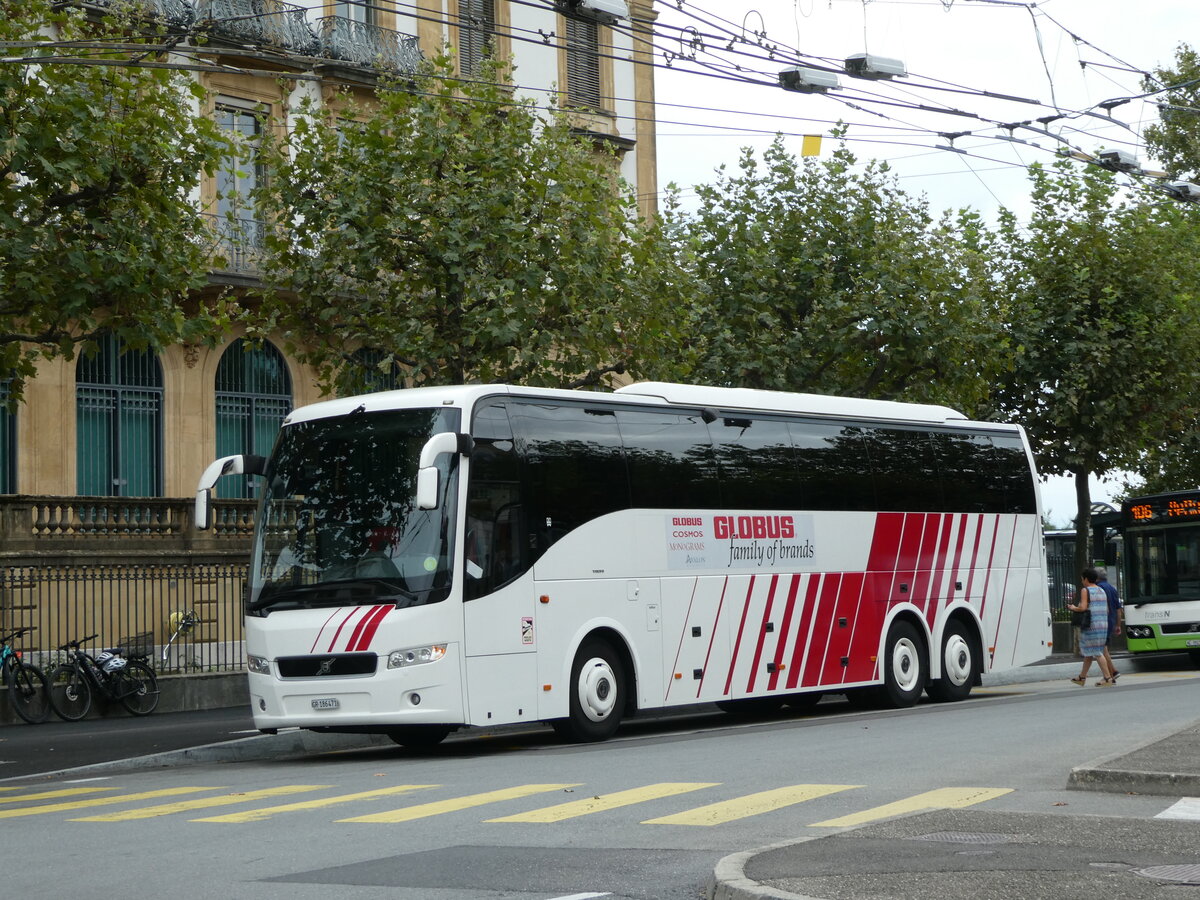 (255'225) - Swima-Tours, Lostallo - GR 186'471 - Volvo am 16. September 2023 in Neuch�tel, Place Pury