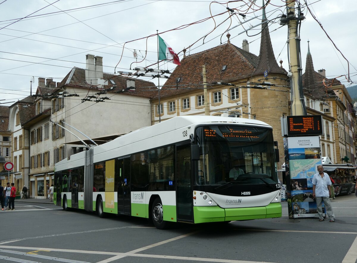 (255'231) - transN, La Chaux-de-Fonds - Nr. 138 - Hess/Hess Gelenktrolleybus (ex TN Neuch�tel Nr. 138) am 16. September 2023 in Neuch�tel, Place Pury