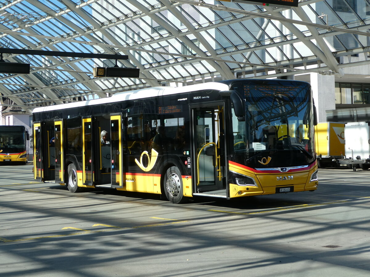 (255'560) - PostAuto Graub�nden - GR 184'615/PID 11'931 - MAN am 26. September 2023 in Chur, Postautostation