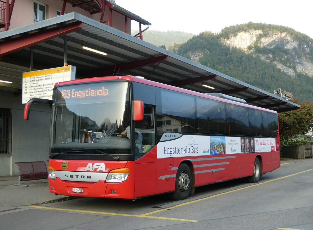 (255'799) - AFA Adelboden - Nr. 24/BE 26'701/PID 10'040 - Setra am 1. Oktober 2023 in Meiringen, Postautostation (Einsatz: PostAuto f�r Engstlenalp-Bus)