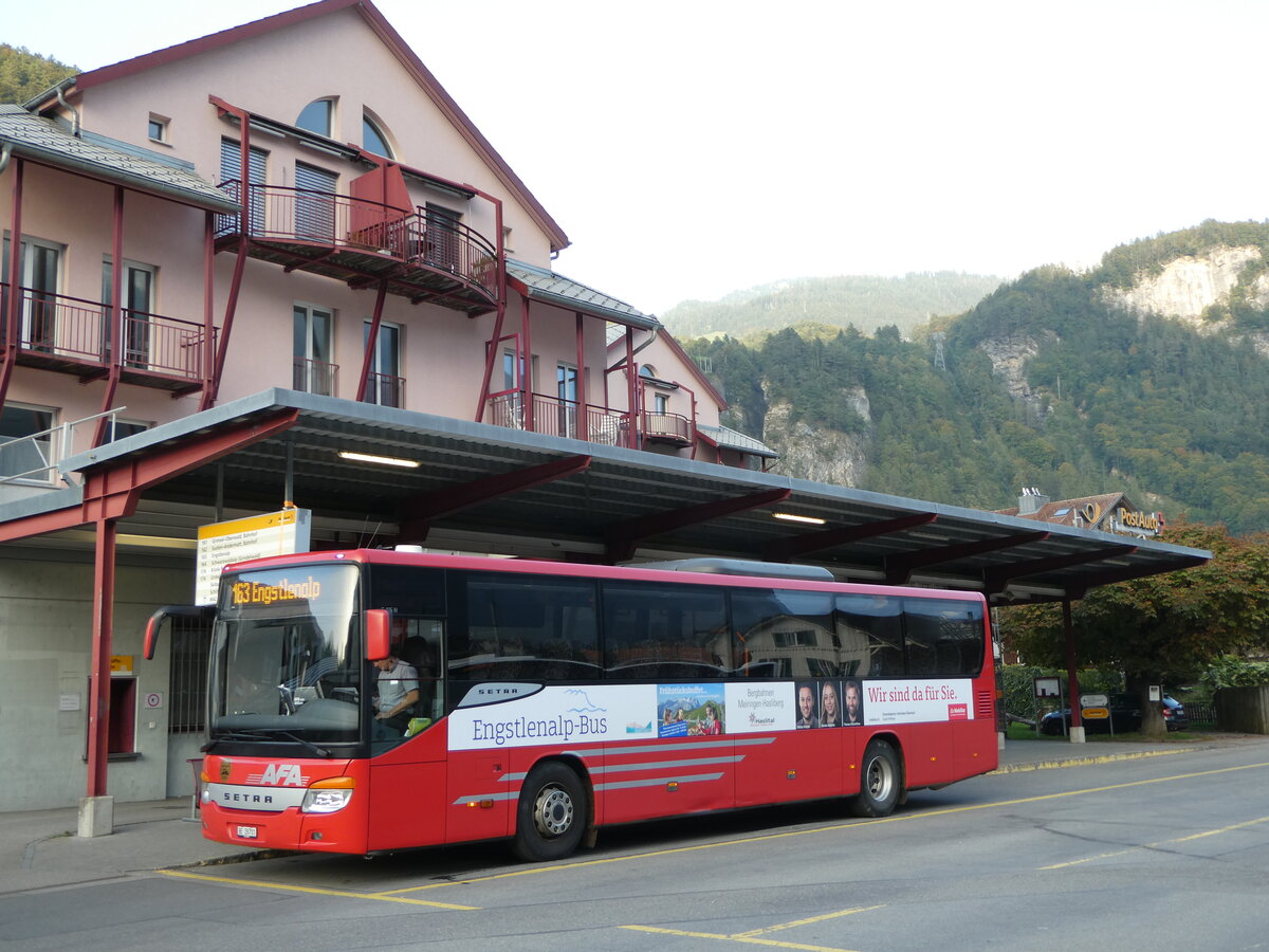 (255'800) - AFA Adelboden - Nr. 24/BE 26'701/PID 10'040 - Setra am 1. Oktober 2023 in Meiringen, Postautostation (Einsatz: PostAuto f�r Engstlenalp-Bus)