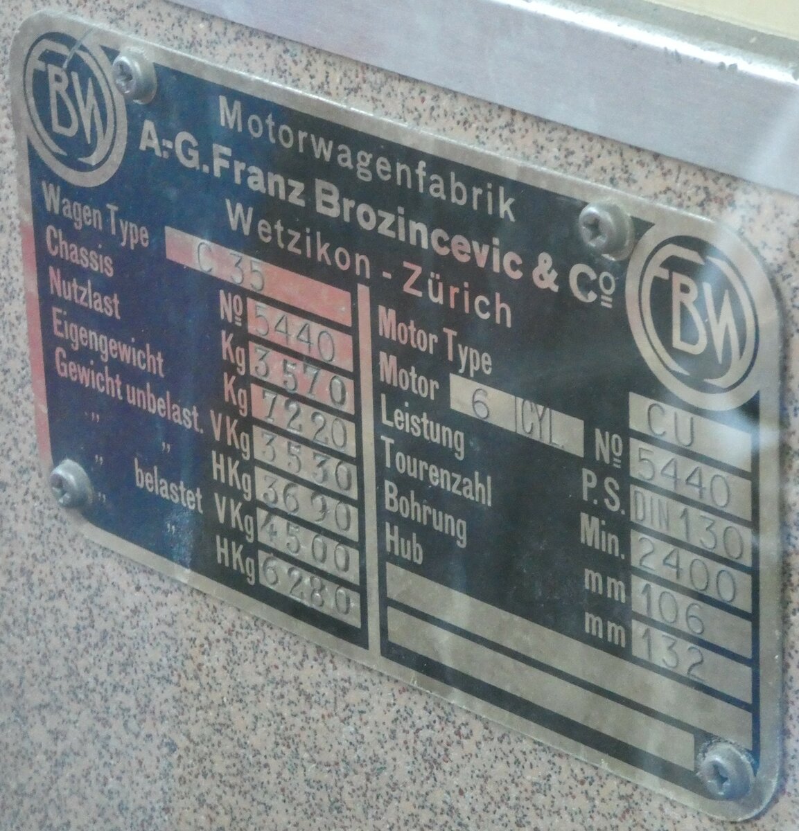 (255'895) - Typenschild - Bucheli, Kriens Nr. 16 - am 7. Oktober 2023 in N�fels, FBW-Museum