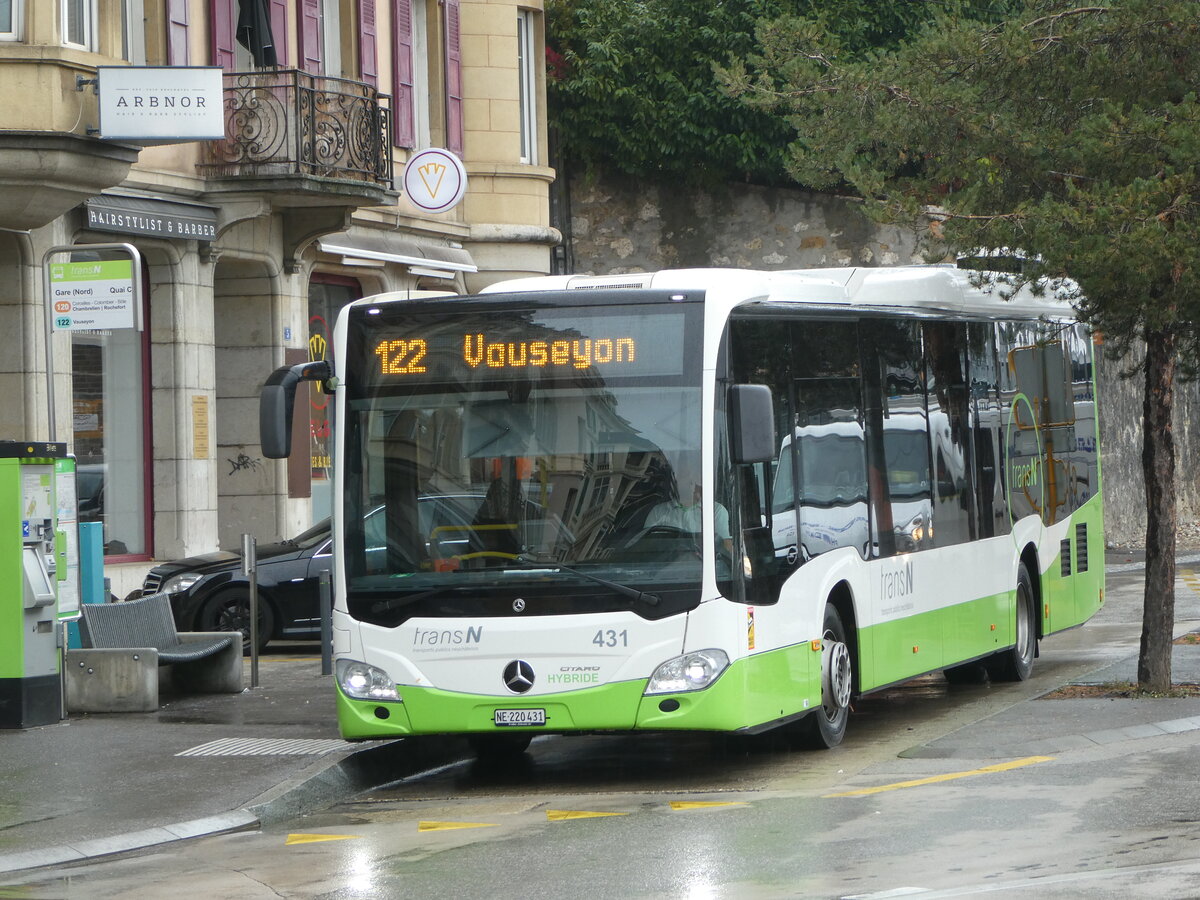(256'167) - transN, La Chaux-de-Fonds - Nr. 431/NE 220'431 - Mercedes am 19. Oktober 2023 beim Bahnhof Neuch�tel