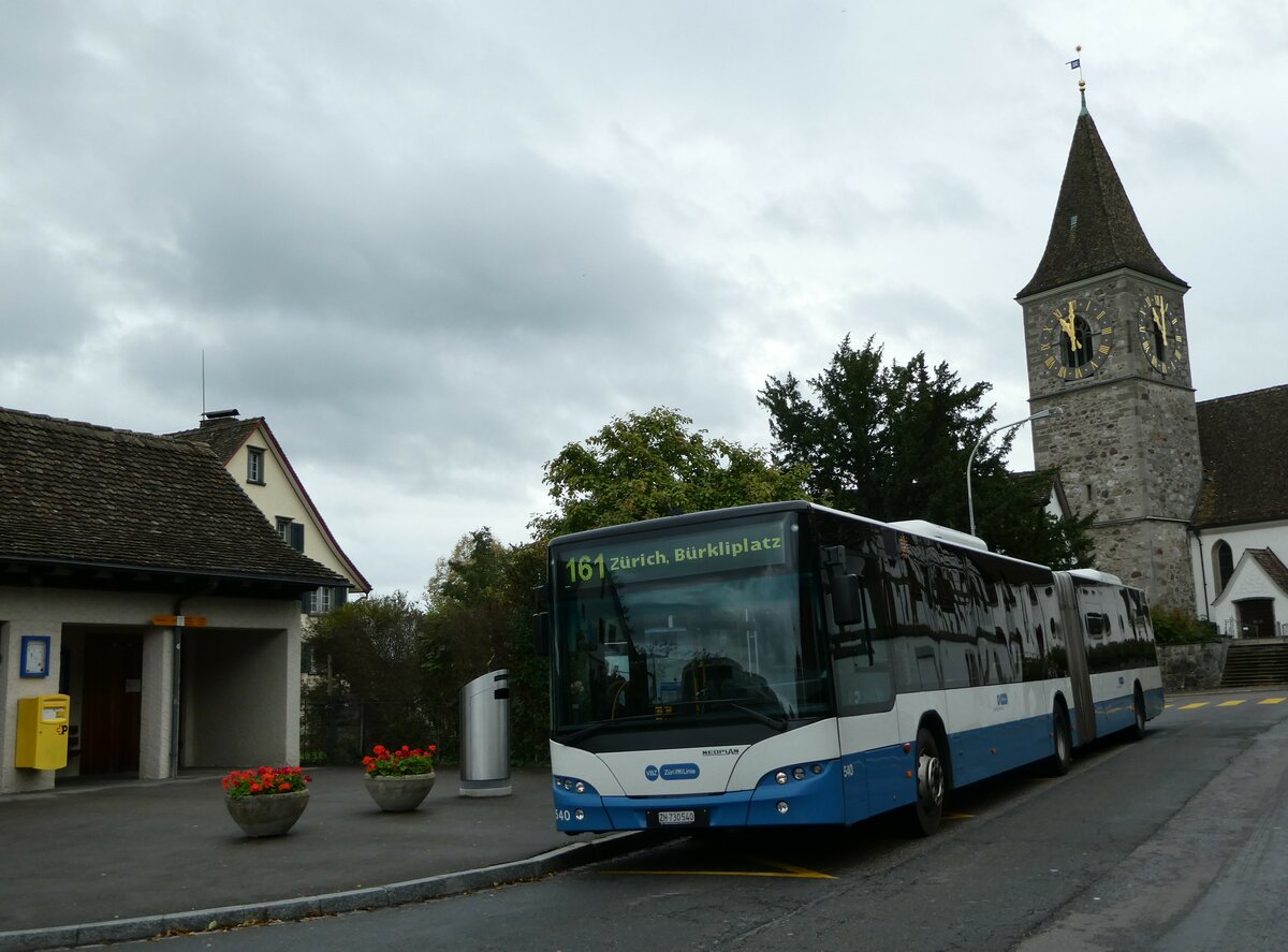 (256'258) - VBZ Z�rich - Nr. 540/ZH 730'540 - Neoplan am 21. Oktober 2023 in Kilchberg, Kirche