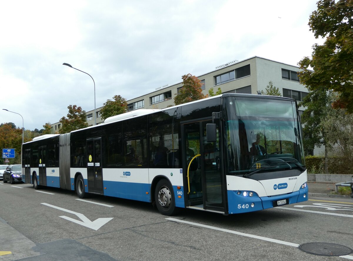 (256'334) - VBZ Z�rich - Nr. 540/ZH 730'540 - Neoplan am 21. Oktober 2023 beim Bahnhof Z�rich Affoltern