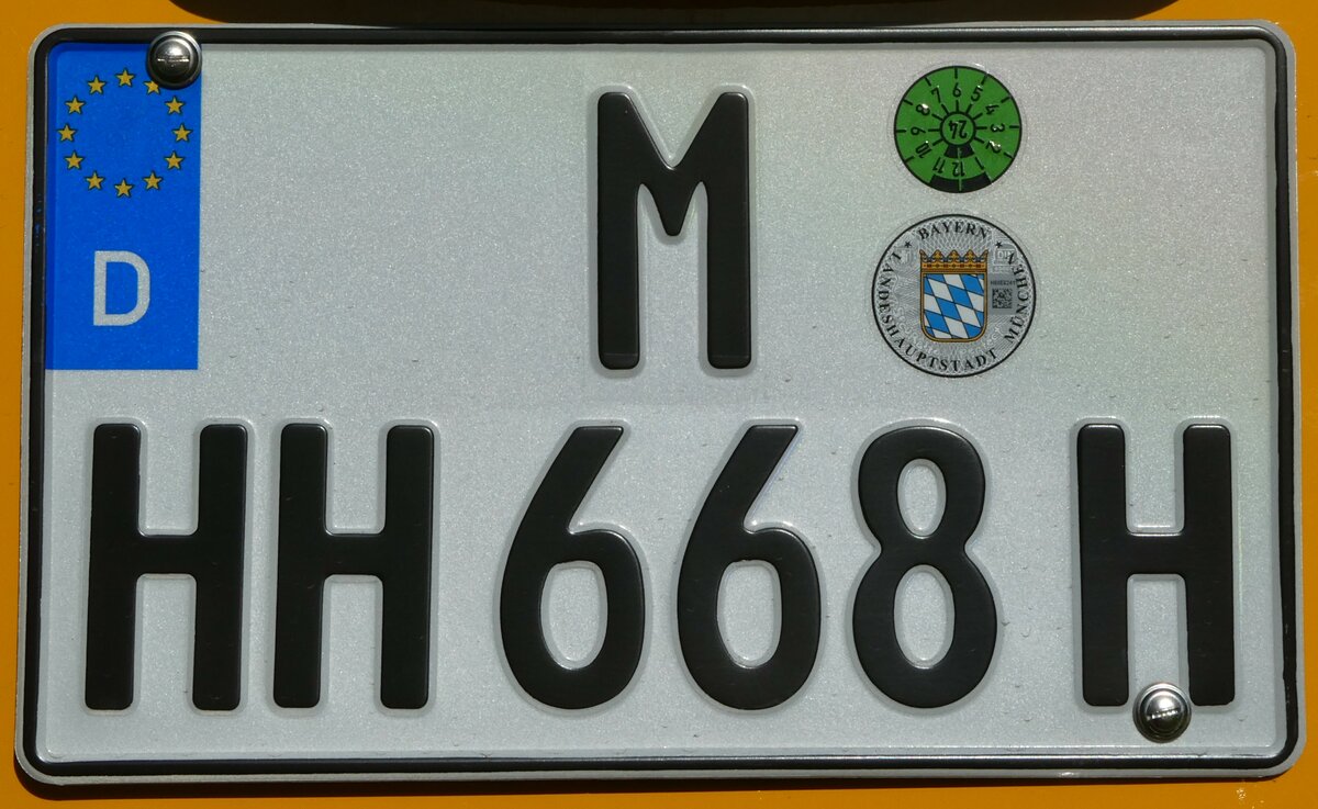 (256'509) - Aus Deutschland: Nummernschild - M-HH 668H - am 28. Oktober 2023 in K�giswil, Restaurant Adler