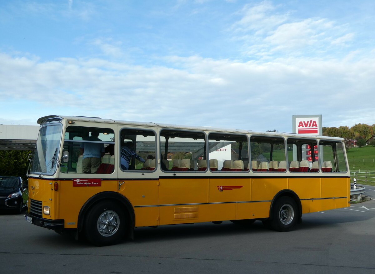 (256'517) - Aus Deutschland: Hahn, M�nchen - M-HH 668H - FBW/FHS (ex Michels, Schmallenberg; ex FRAM Drachten/NL Nr. 5; ex P 24'184) am 28. Oktober 2023 in Sand, Avia-Tankstelle