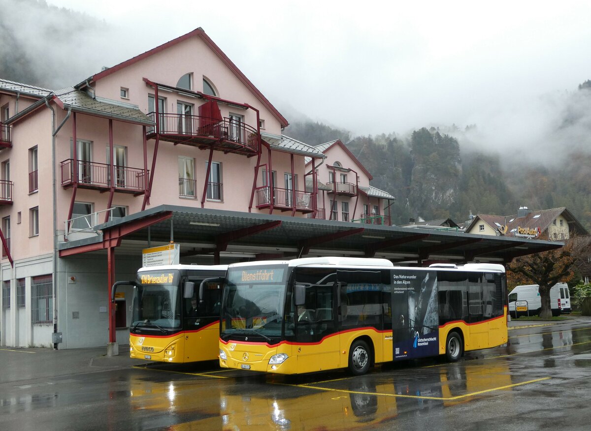 (256'839) - Fl�ck, Brienz - Nr. 23/BE 868'723/PID 11'528 - Mercedes am 10. November 2023 in Meiringen, Postautostation