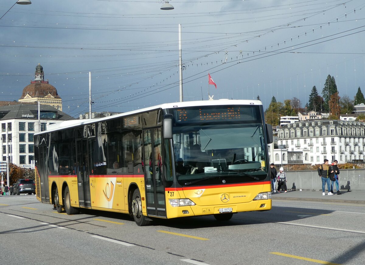 (256'891) - Bucheli, Kriens - Nr. 27/LU 15'711/PID 5435 - Mercedes am 10. November 2023 in Luzern, Bahnhofbr�cke