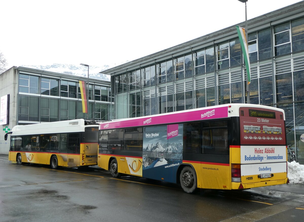 (257'427) - PostAuto Bern - BE 499'063/PID 10'299 - Lanz+Marti/Hess Personenanh�nger (ex VBL Luzern Nr. 310) am 4. Dezember 2023 beim Bahnhof Interlaken Ost