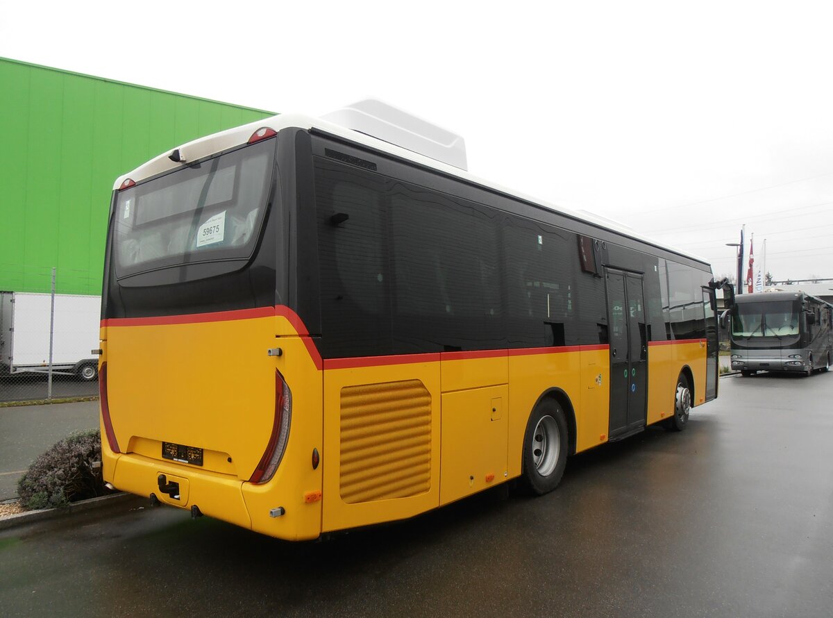 (257'480) - PostAuto Graub�nden - PID 12'013 - Iveco am 9. Dezember 2023 in Kerzers, Interbus