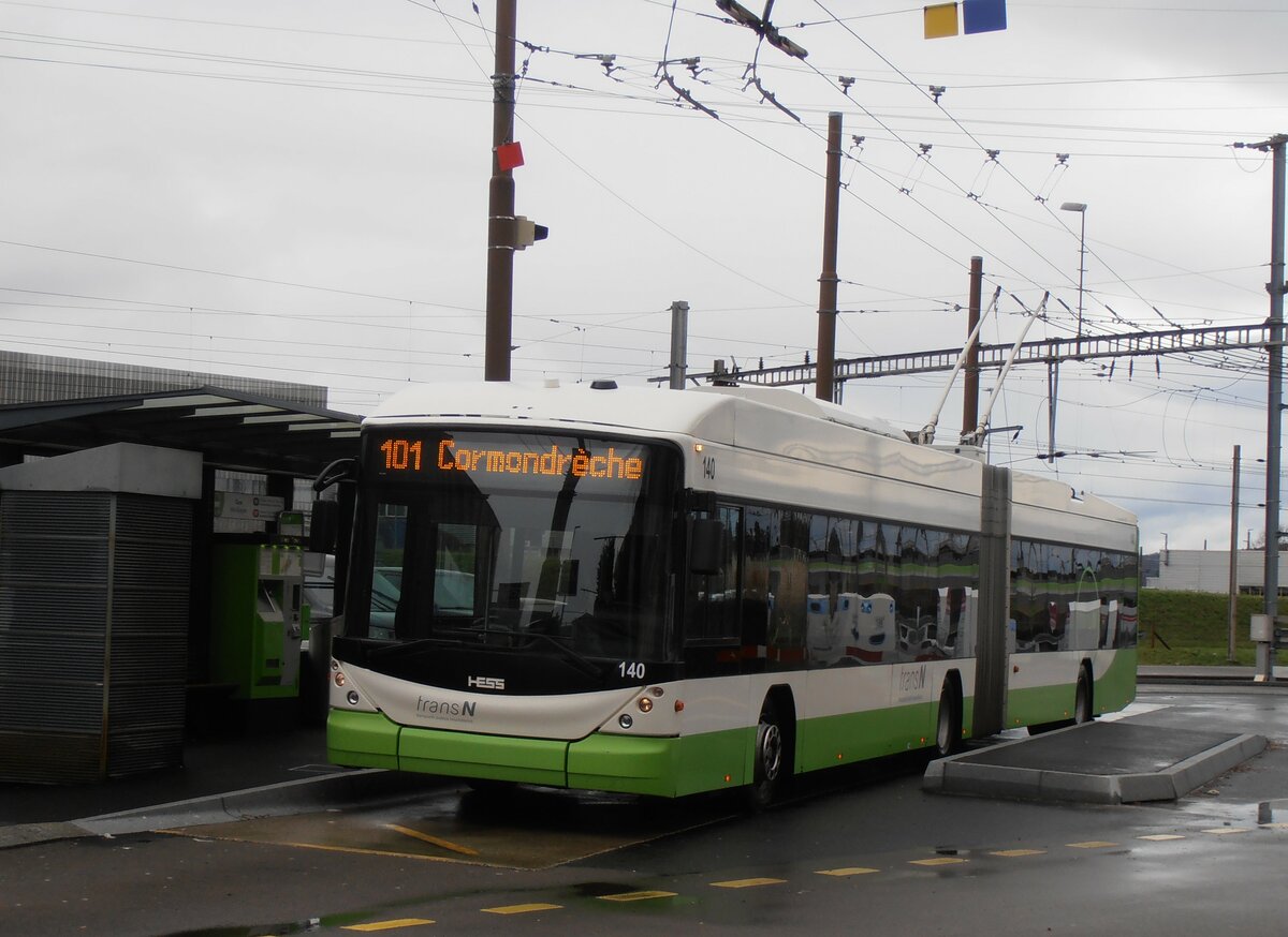 (257'559) - transN, La Chaux-de-Fonds - Nr. 140 - Hess/Hess Gelenktrolleybus (ex TN Neuch�tel Nr. 140) am 11. Dezember 2023 beim Bahnhof Marin-�pagnier