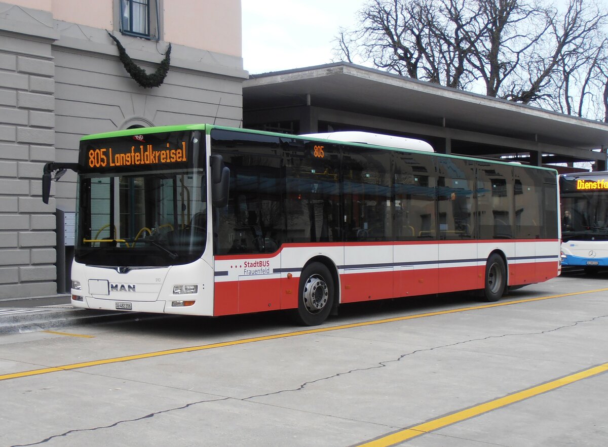 (257'672) - StadtBUS, Frauenfeld - Nr. 910/SG 482'206 - MAN (ex RTB Altst�tten Nr. 910; ex PostBus/A BD 15'357) am 15. Dezember 2023 beim Bahnhof Frauenfeld