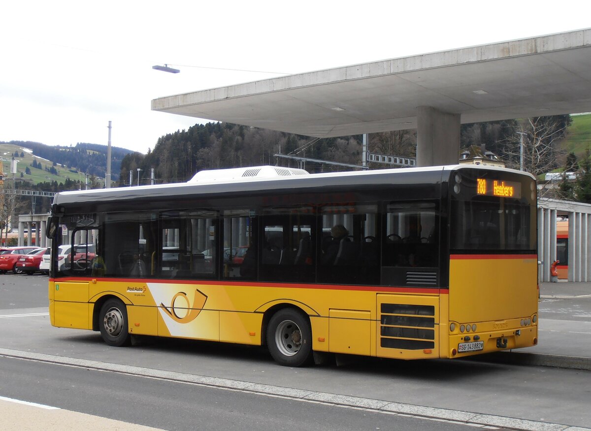 (257'865) - Postautobetriebe Unteres Toggenburg, L�tisburg - SG 143'882/PID 10'202 - Solaris am 23. Dezember 2023 beim Bahnhof Wattwil