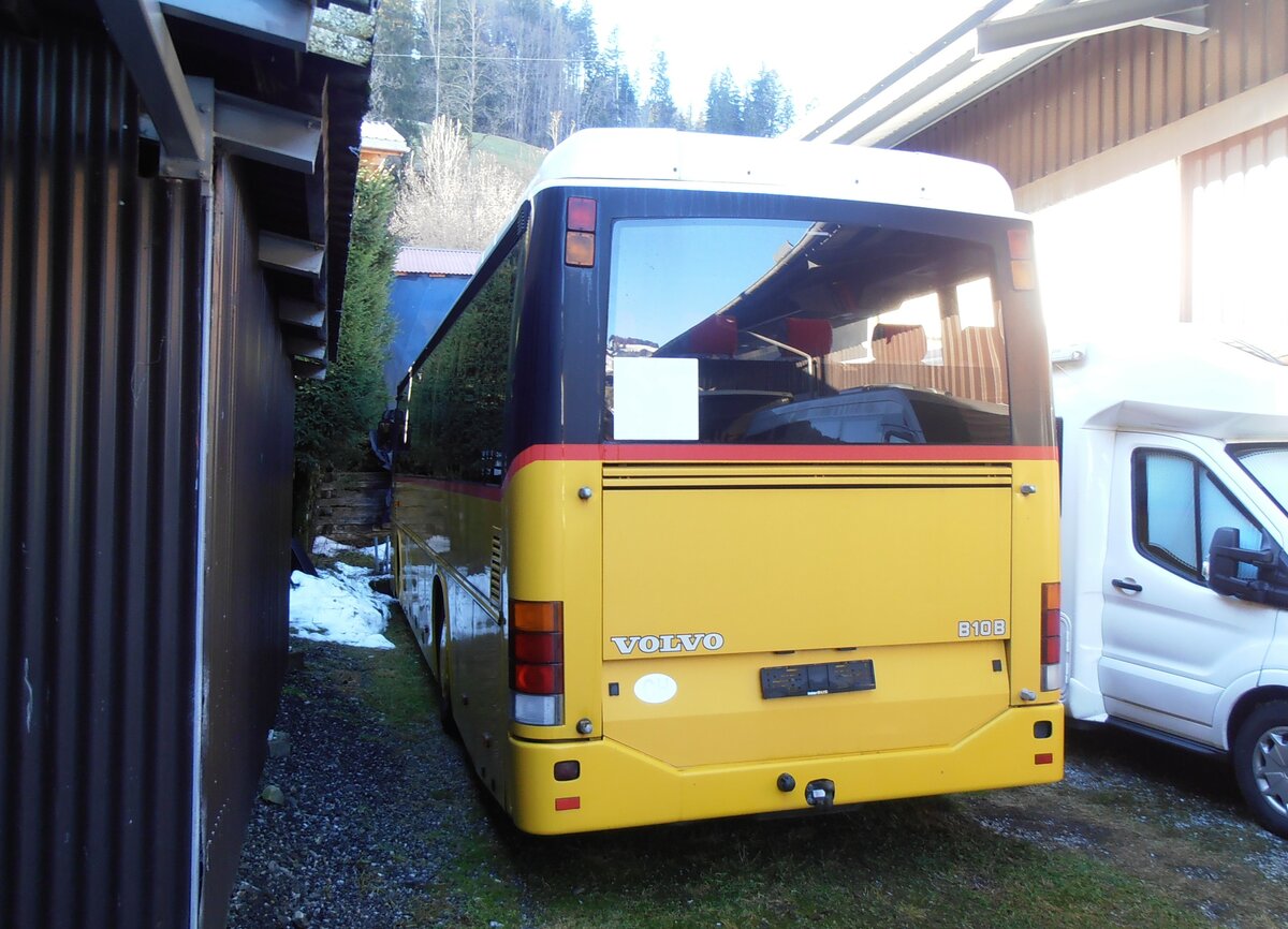 (257'926) - K�bli, Gstaad - PID 1862 - Volvo (ex Nr. 0) am 25. Dezember 2023 in Gstaad, Garage