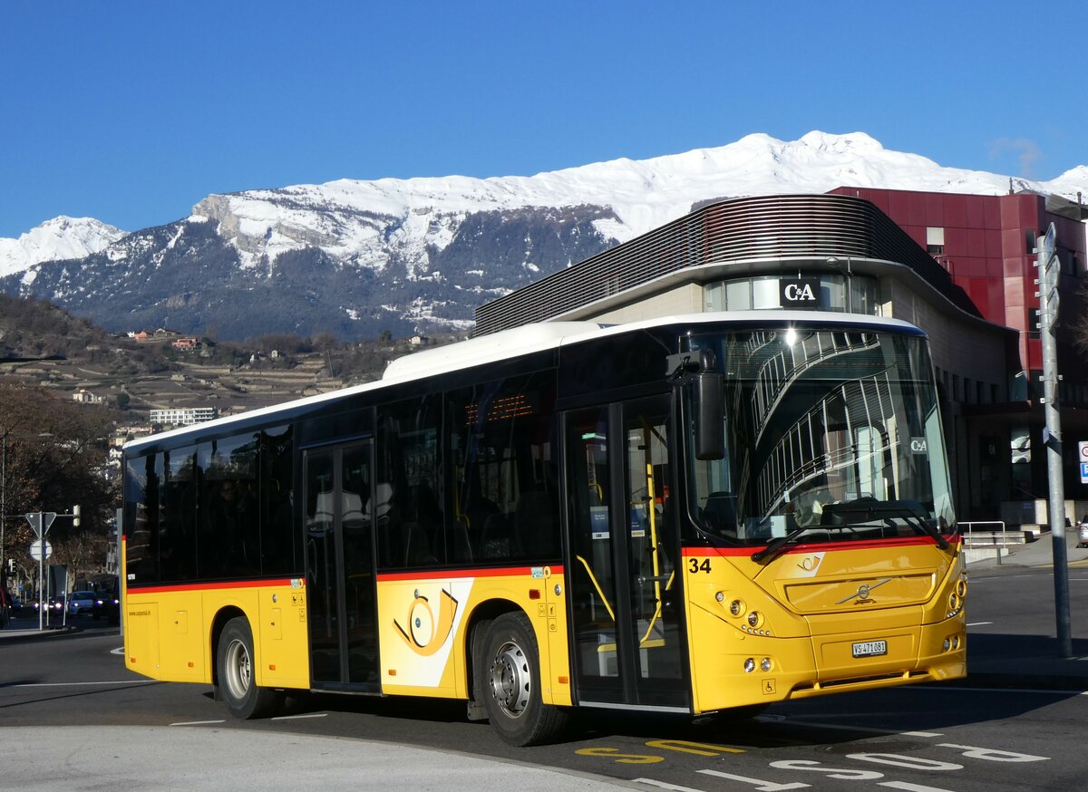 (258'574) - PostAuto Wallis - Nr. 34/VS 471'081/PID 10'790 - Volvo (ex TRD, Savi�se) am 11. Januar 2024 beim Bahnhof Sion