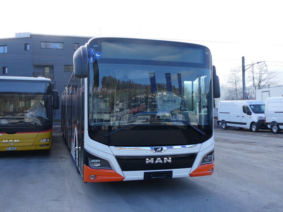 (258'698) - Bamert, Wollerau - (041'538) - MAN am 13. Januar 2024 in Schmerikon, Thomann