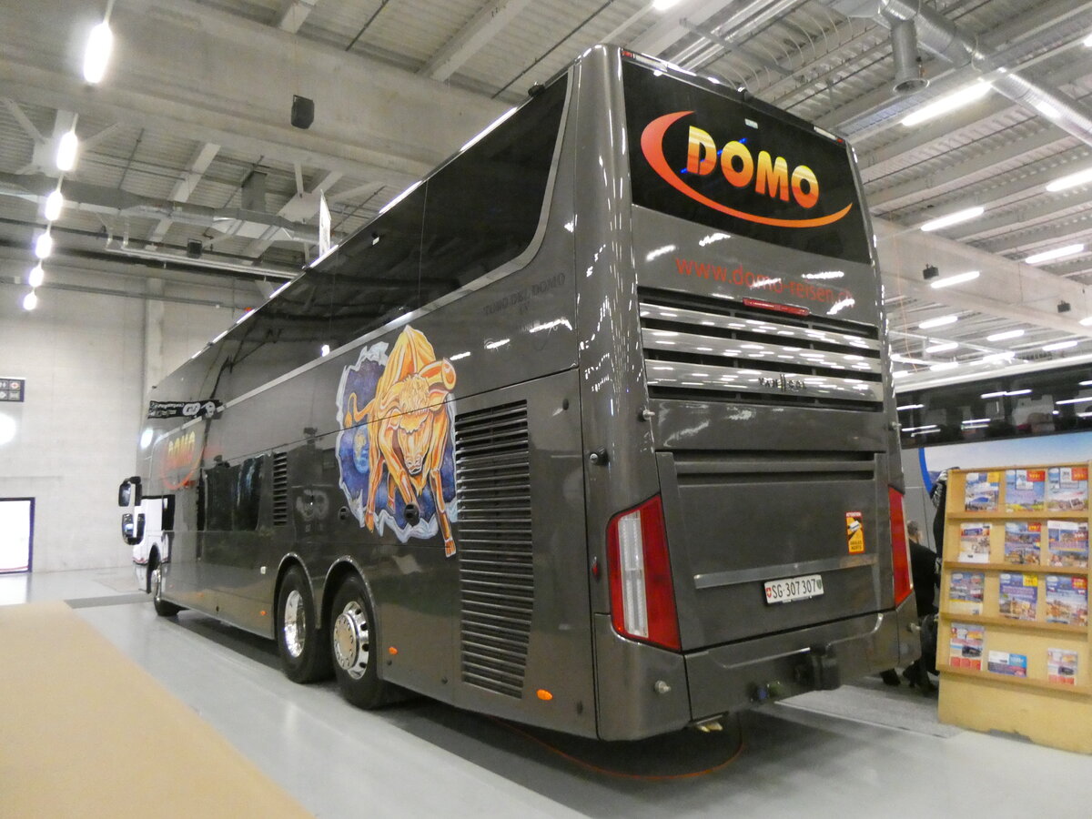 (258'885) - Domo, Glattbrugg - SG 307'307 - Van Hool am 25. Januar 2024 in Bern, Ferienmesse