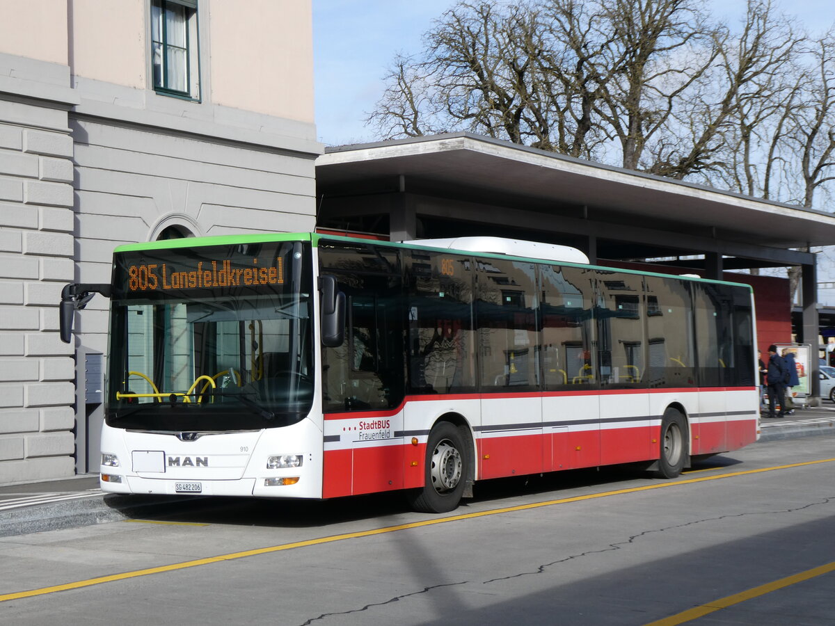 (259'049) - StadtBUS, Frauenfeld - Nr. 910/SG 482'206 - MAN (ex RTB Altst�tten Nr. 910; ex PostBus/A BD 15'357) am 2. Februar 2024 beim Bahnhof Frauenfeld