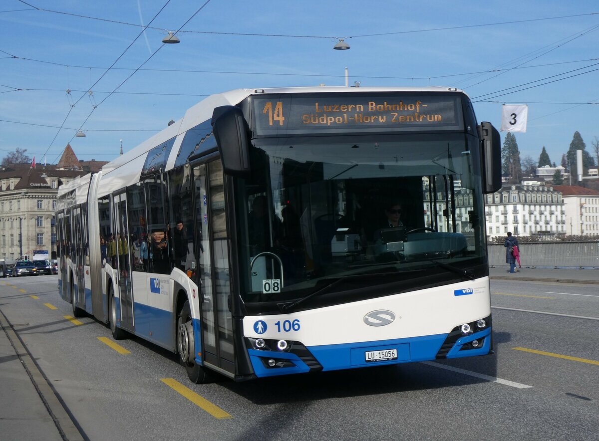 (259'147) - VBL Luzern - Nr. 106/LU 15'056 - Solaris am 6. Februar 2024 in Luzern, Bahnhofbr�cke