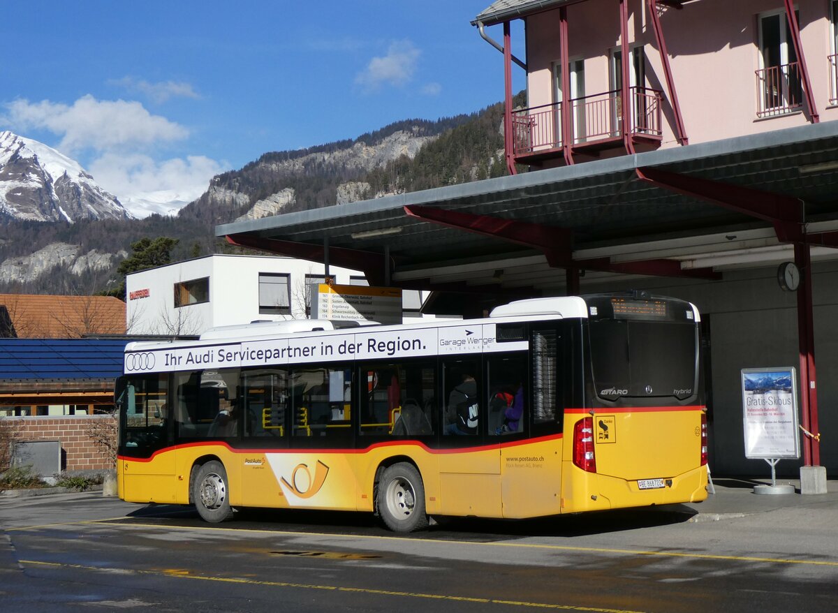 (259'279) - Fl�ck, Brienz - Nr. 22/BE 868'722/PID 11'213 - Mercedes am 13. Februar 2024 in Meiringen, Postautostation