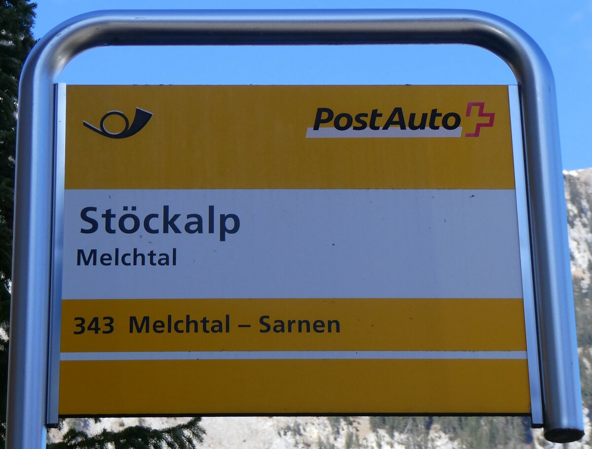 (259'293) - PostAuto-Haltestellenschild - Melchtal, St�ckalp - am 13. Februar 2024