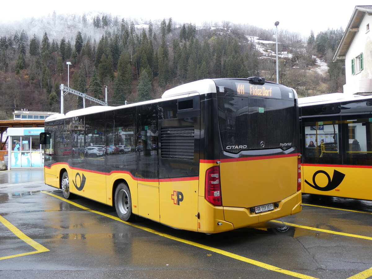 (259'561) - PostAuto Graub�nden - Nr. 14/GR 159'303/PID 12'085 - Mercedes am 23. Februar 2024 beim Bahnhof Ilanz