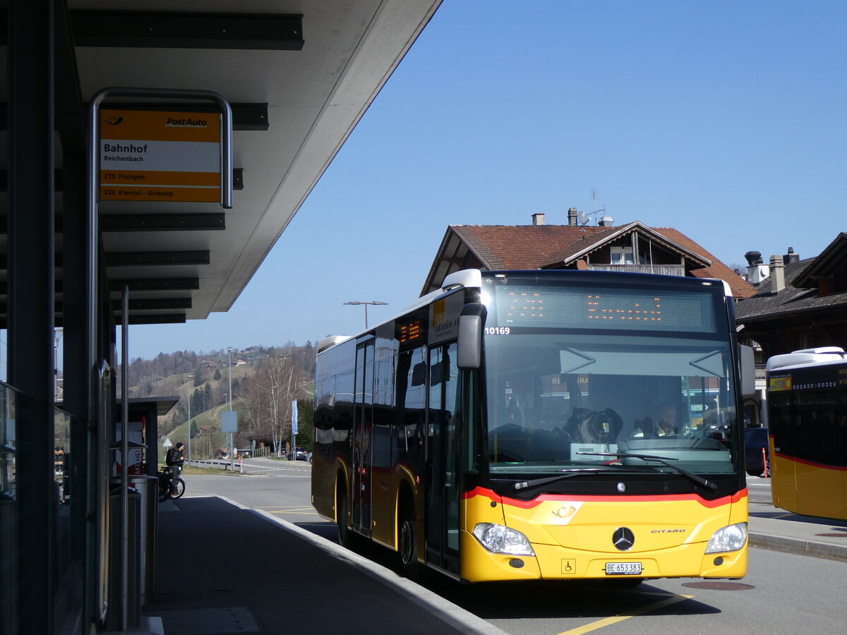 (259'814) - PostAuto Bern - BE 653'383/PID 10'169 - Mercedes am 29. Februar 2024 beim Bahnhof Reichenbach