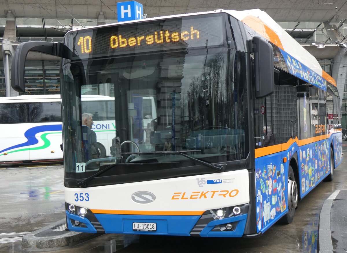 (260'279) - VBL Luzern - Nr. 353/LU 15'018 - eSolaris am 12. M�rz 2024 beim Bahnhof Luzern