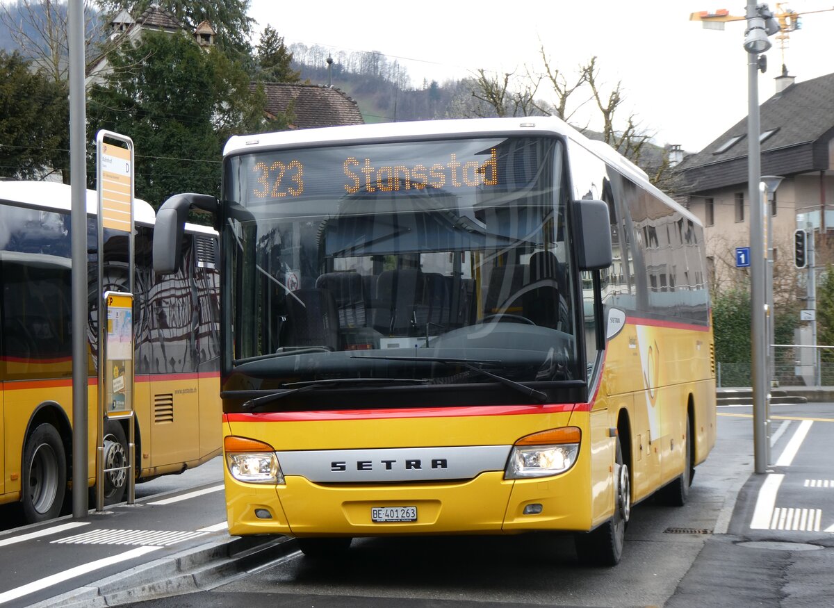 (260'316) - PostAuto Bern - BE 401'263/PID 4504 - Setra (ex AVG Meiringen Nr. 63) am 12. M�rz 2024 beim Bahnhof Stans