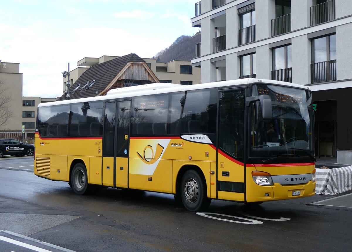 (260'320) - PostAuto Bern - BE 401'263/PID 4504 - Setra (ex AVG Meiringen Nr. 63) am 12. M�rz 2024 beim Bahnhof Stans