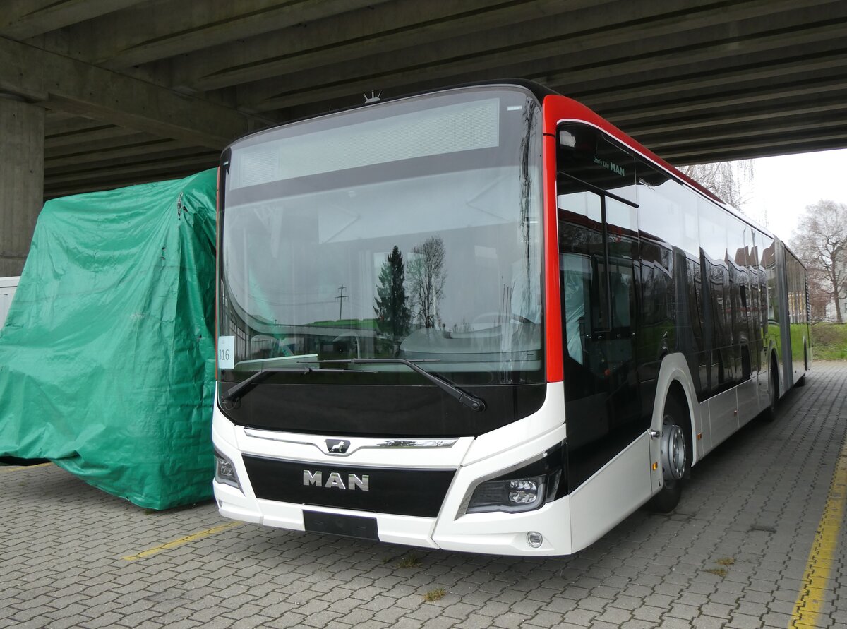 (260'417) - Twerenbold, Baden - Nr. 316 - MAN am 17. M�rz 2024 in Kerzers, Murtenstrasse