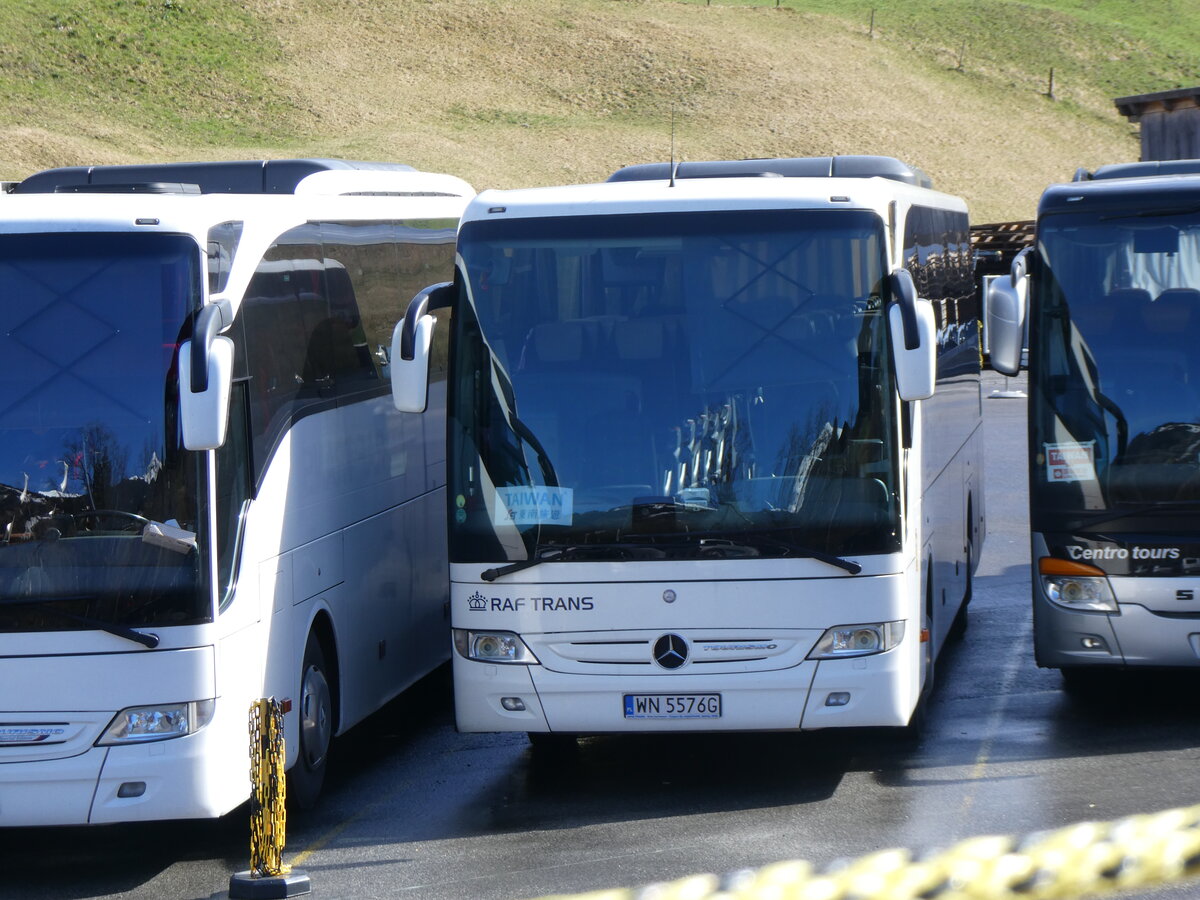 (260'484) - Aus Polen: Raf Trans, Warszawa - WN 5576G - Mercedes am 19. M�rz 2024 in Grindelwald, Grund