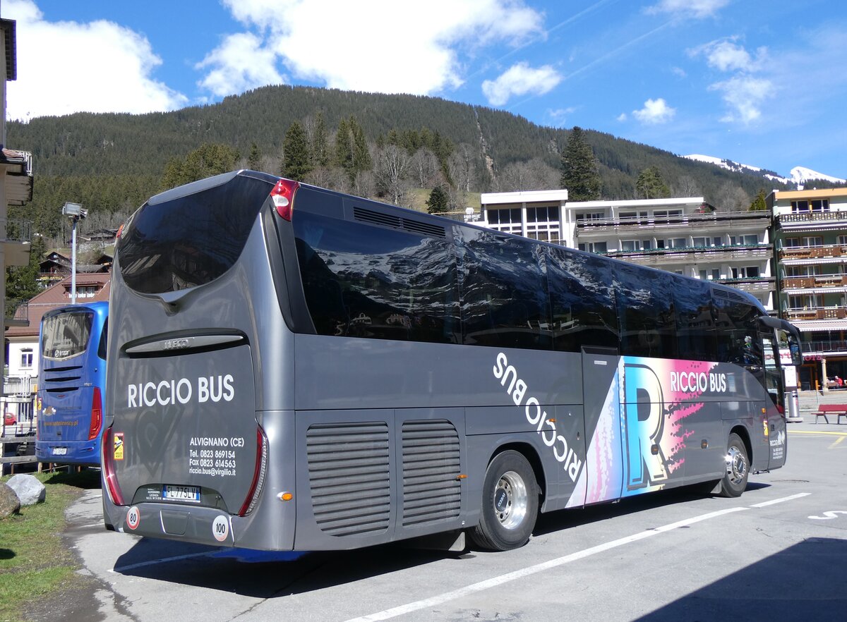 (260'547) - Aus Italien: Riccio Bus, Alvignano - FL-775 LV - Iveco am 19. M�rz 2024 beim Bahnhof Grindelwald