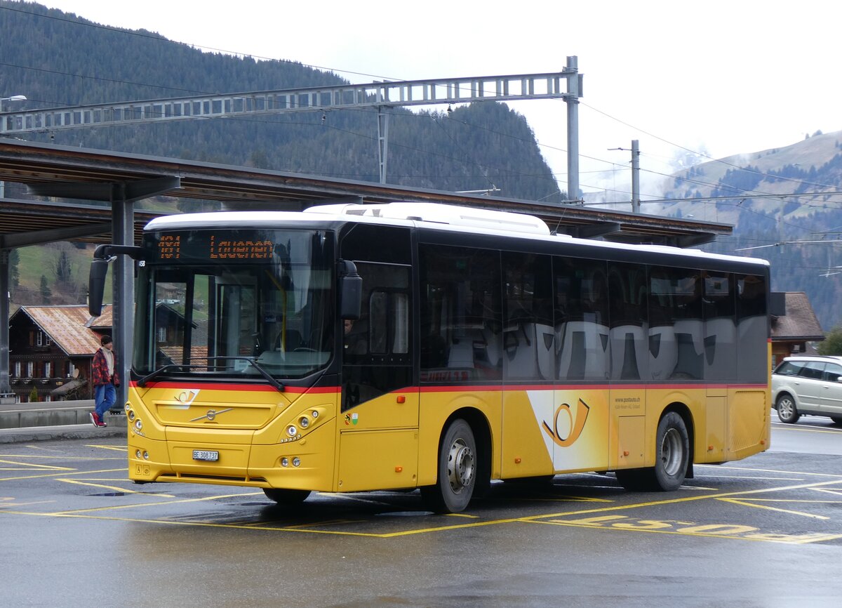 (260'595) - K�bli, Gstaad - BE 308'737/PID 11'458 - Volvo am 21. M�rz 2024 beim Bahnhof Gstaad