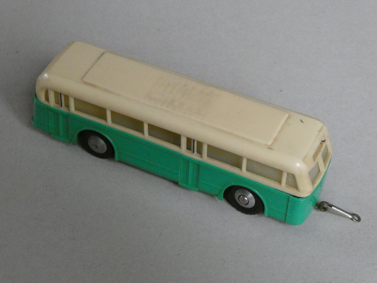 (260'652) - Aus Deutschland: ??? - B�ssing Personenanh�nger am 24. M�rz 2024 in Thun (Modell)