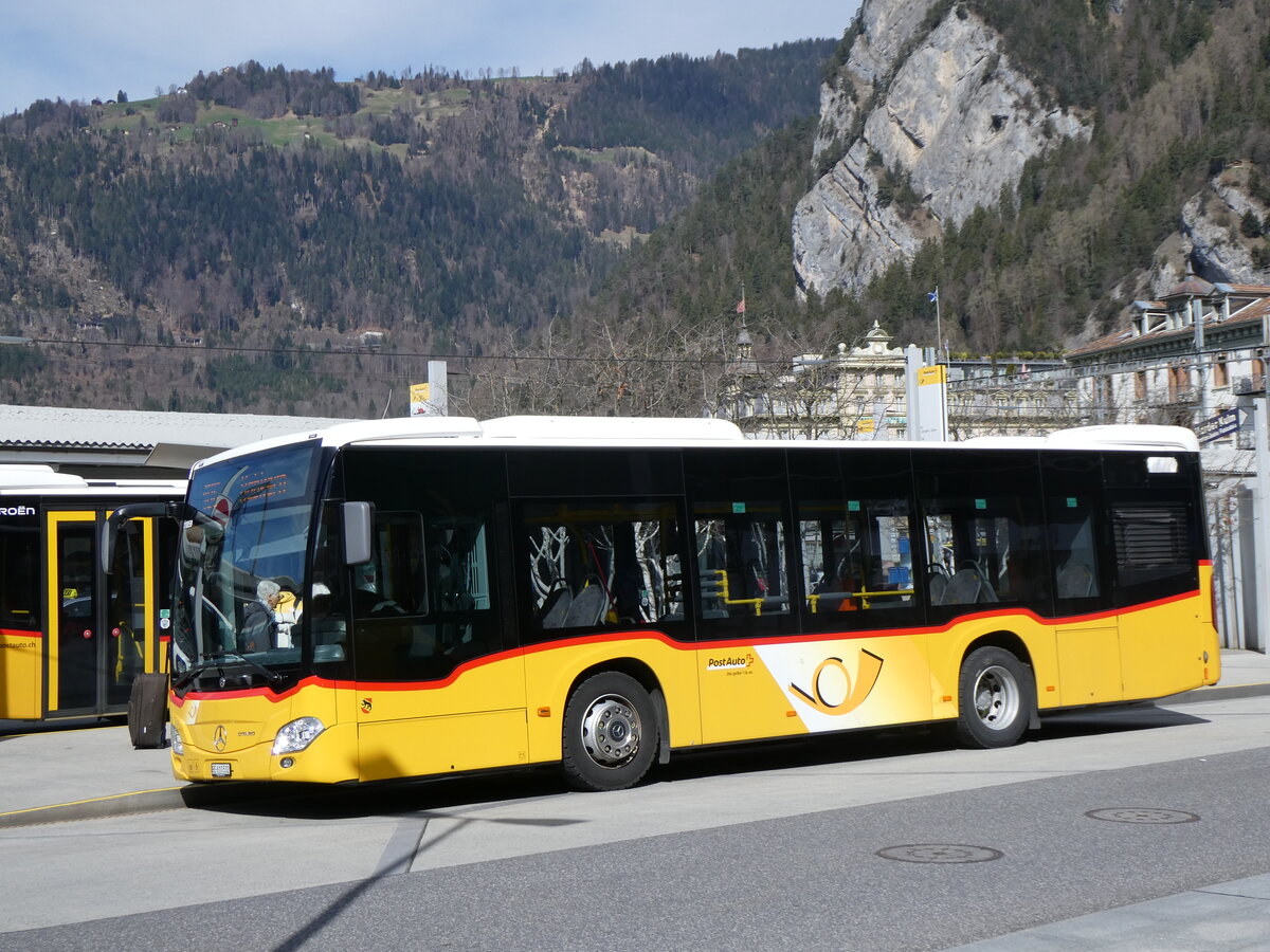 (260'690) - PostAuto Bern - BE 610'532/PID 11'859 - Mercedes (ex BE 610'544) am 26. M�rz 2024 beim Bahnhof Interlaken West
