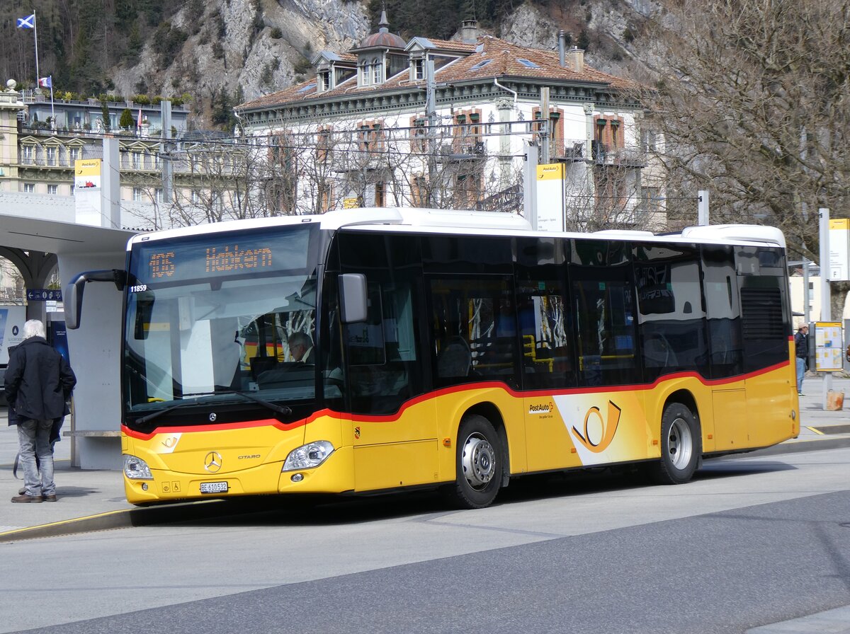 (260'695) - PostAuto Bern - BE 610'532/PID 11'859 - Mercedes (ex BE 610'544) am 26. M�rz 2024 beim Bahnhof Interlaken West