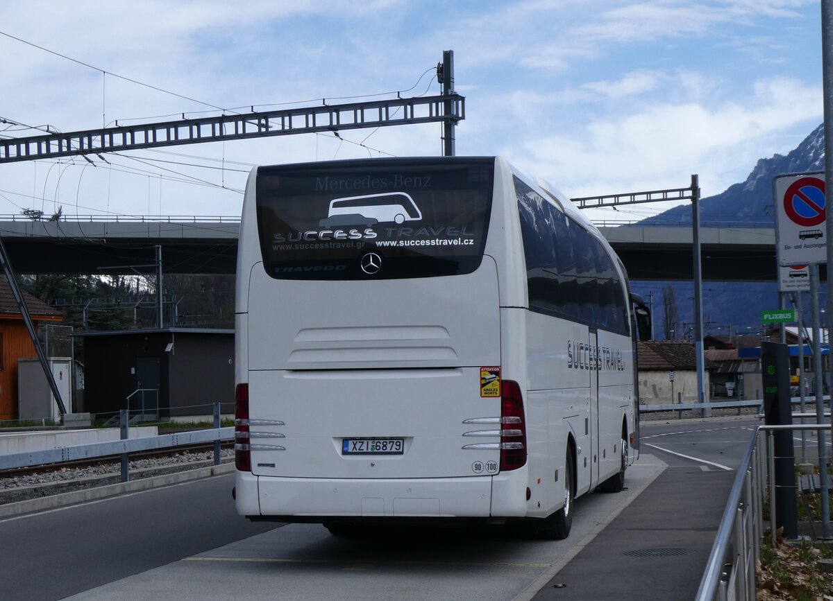 (260'701) - Aus Griechenland: Success Travel, Athen - XZI-6879 - Mercedes am 26. M�rz 2024 beim Bahnhof Interlaken Ost