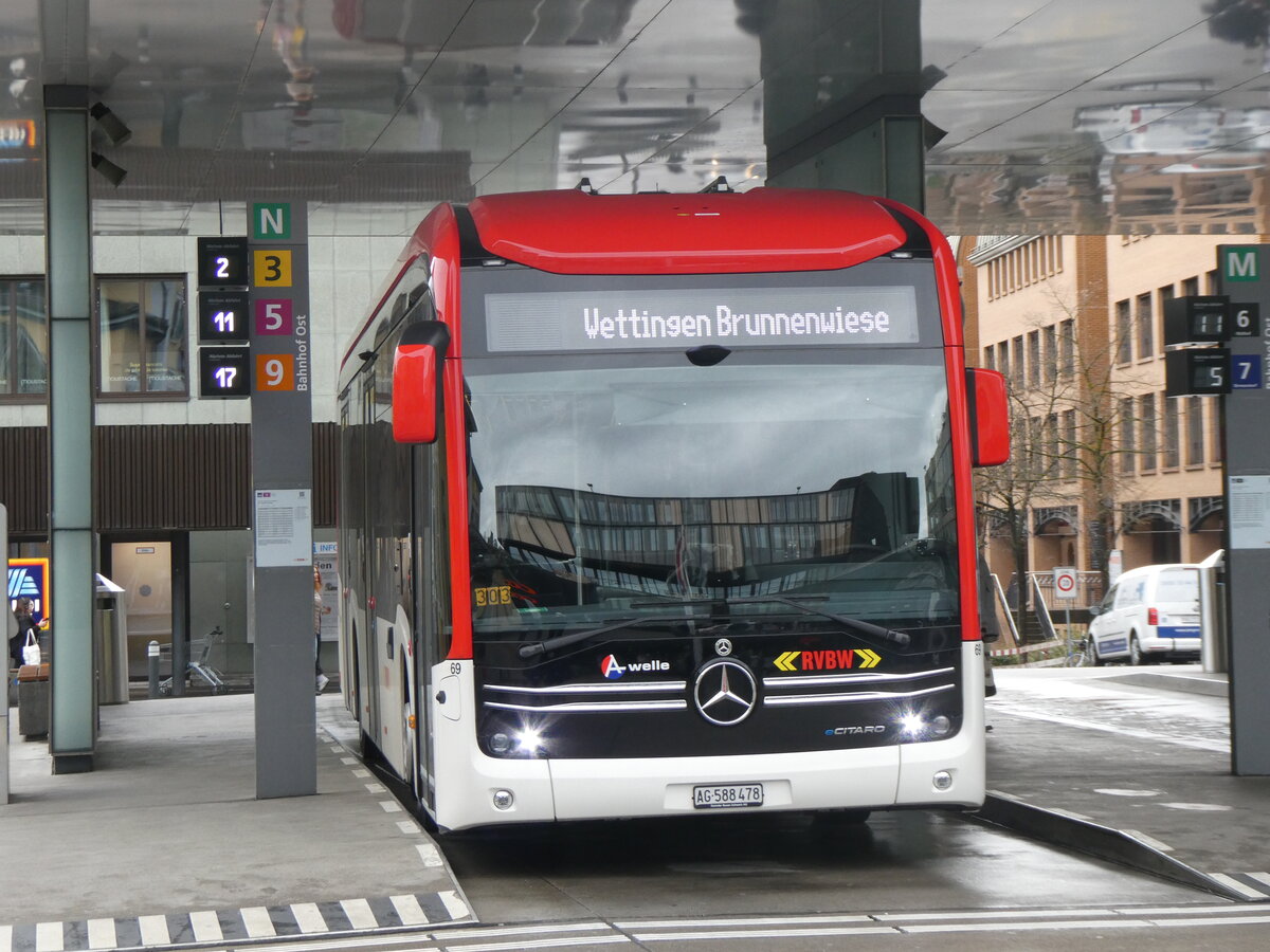 (260'750) - RVBW Wettingen - Nr. 69/AG 588'478 - eMercedes am 28. M�rz 2024 beim Bahnhof Baden