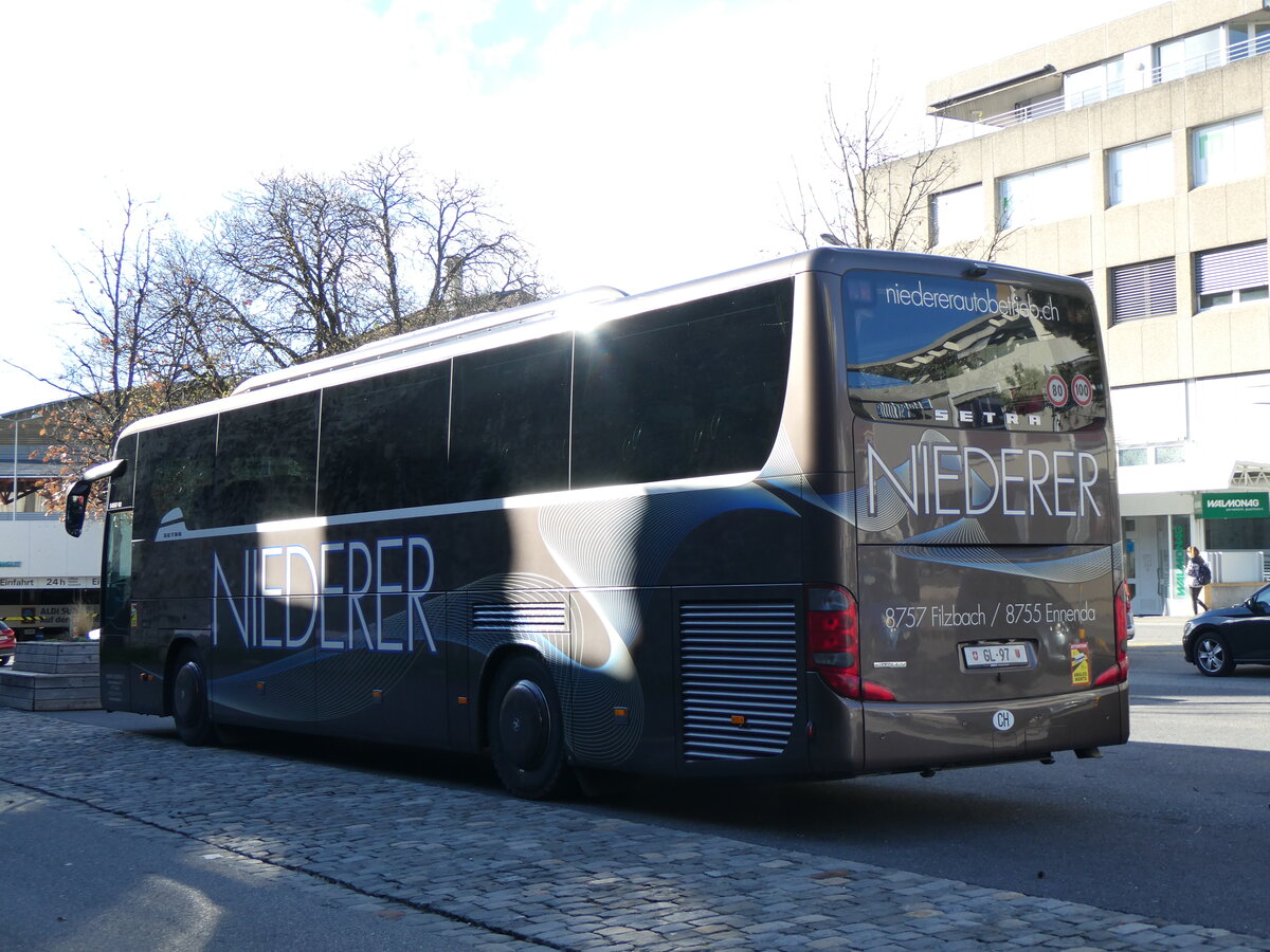 (260'786) - Niederer, Filzbach - GL 97 - Setra am 28. M�rz 2024 in Thun, Berntorplatz