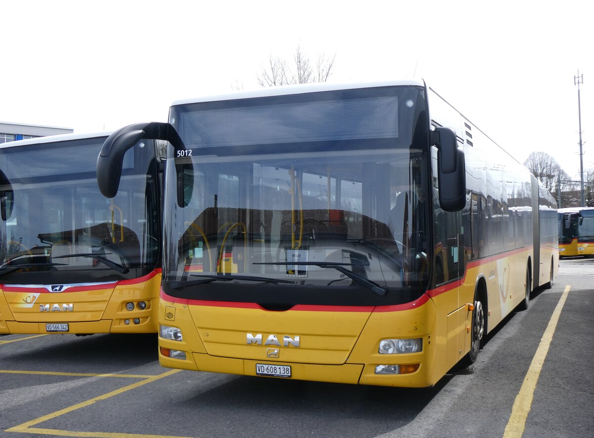 (260'827) - CarPostal Ouest - VD 608'138/PID 5012 - MAN (ex NE 165'376; ex VD 495'042) am 29. M�rz 2024 in Yverdon, Garage