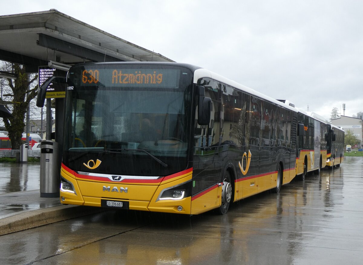 (260'894) - PostAuto Ostschweiz - SG 396'687/PID 11'892 - MAN am 1. April 2024 beim Bahnhof Uznach