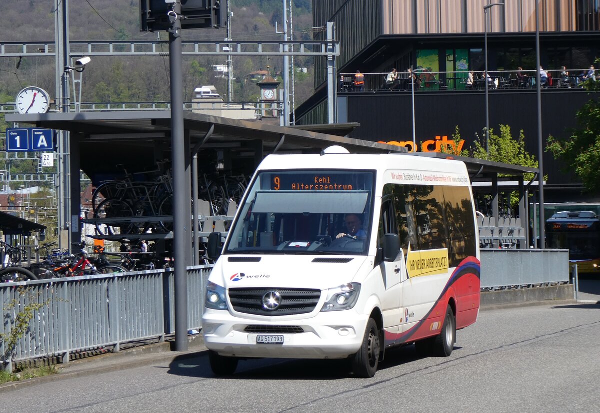 (261'155) - RVBW Wettingen - Nr. 21/AG 517'193 - Mercedes am 12. April 2024 beim Bahnhof Baden