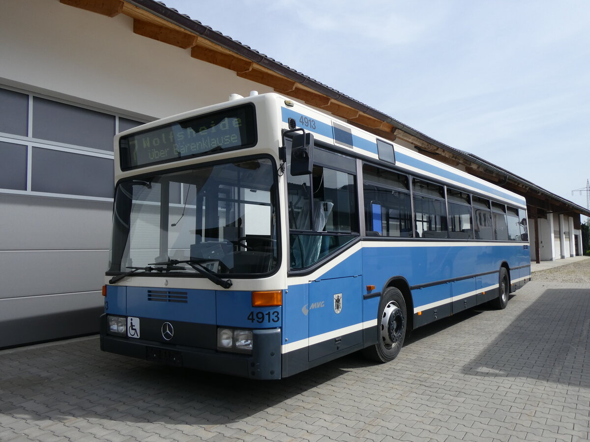 (261'316) - MVG M�nchen (OCM) - Nr. 4913 - MAN am 14. April 2024 in Grossk�llnbach, Lager