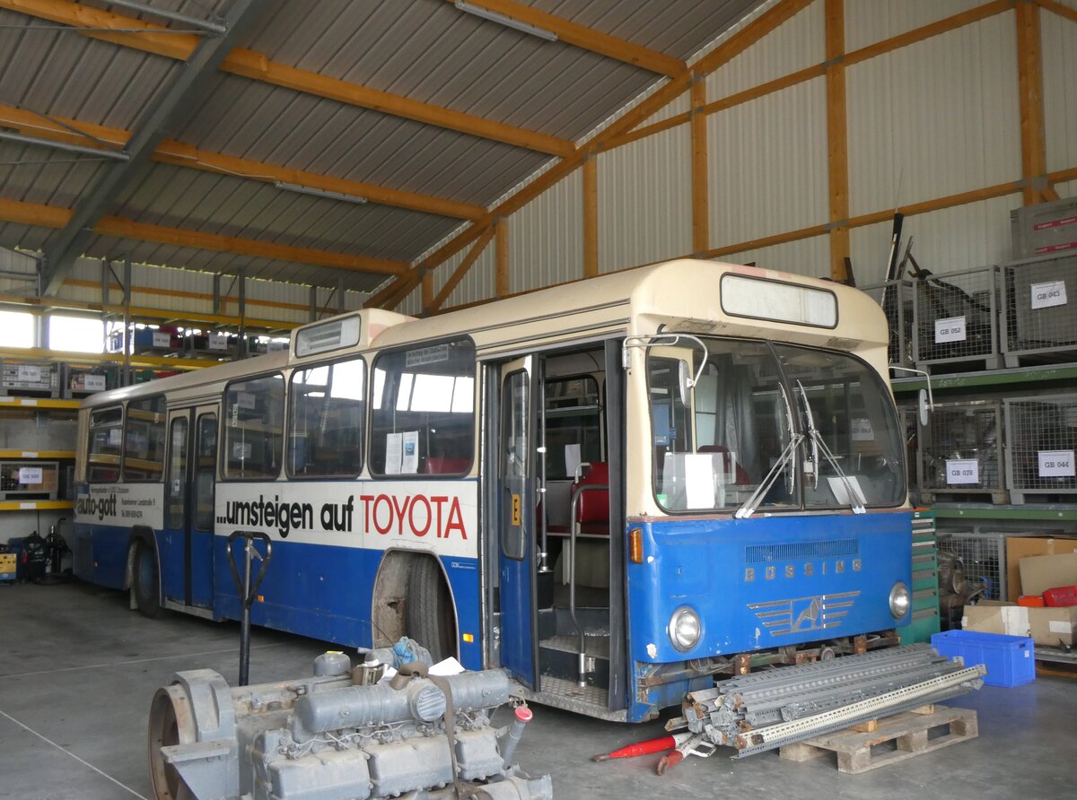 (261'317) - OCM, M�nchen - Nr. 2 - B�ssing (ex Private Firmen; ex Vorf�hrfahrzeug B�ssing) am 14. April 2024 in Grossk�llnbach, Lager